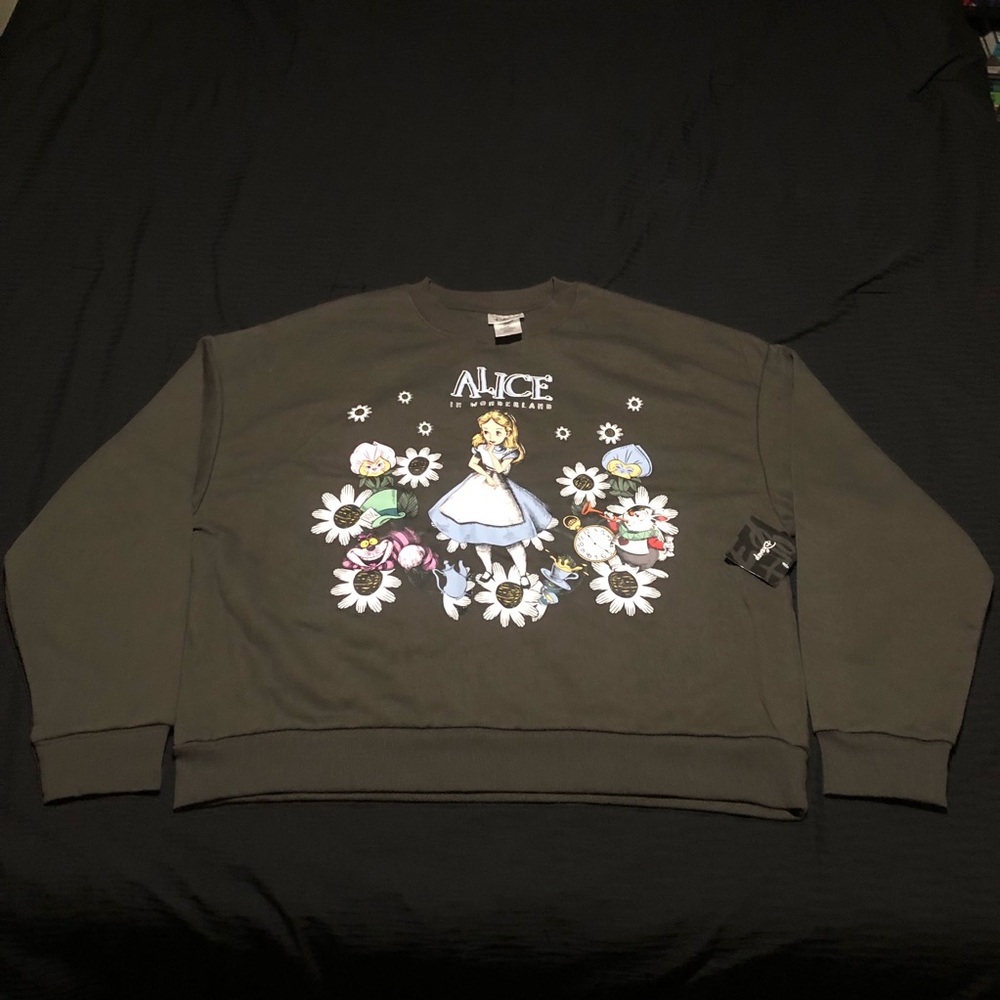 Disney Alice in Wonderland Gray Crewneck Sweatshirt, Size Large, Black